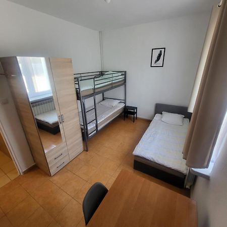 Rooms4Rest Popularna - Private Rooms For Tourists - Atr Consulting Sp, Z O,O, Varsovie Extérieur photo