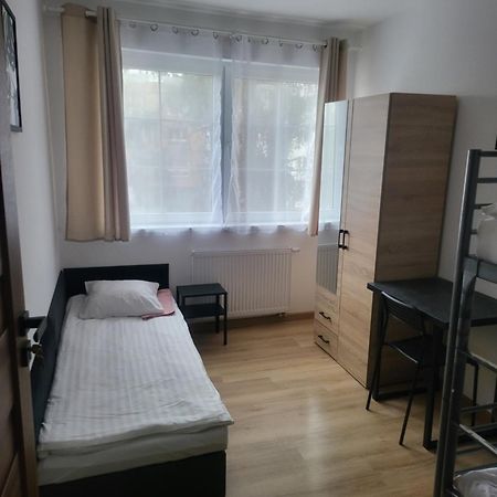 Rooms4Rest Popularna - Private Rooms For Tourists - Atr Consulting Sp, Z O,O, Varsovie Extérieur photo