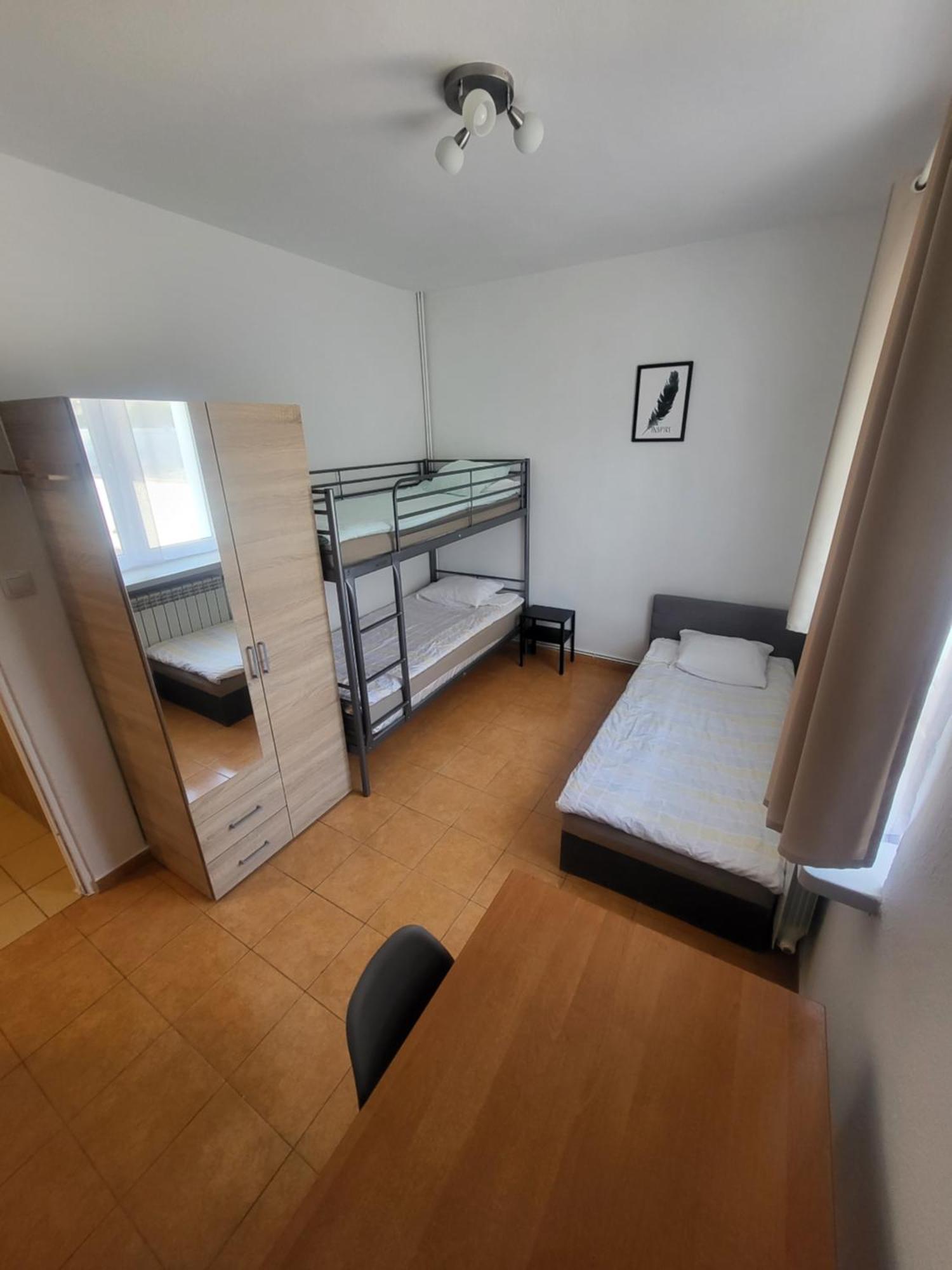 Rooms4Rest Popularna - Private Rooms For Tourists - Atr Consulting Sp, Z O,O, Varsovie Extérieur photo