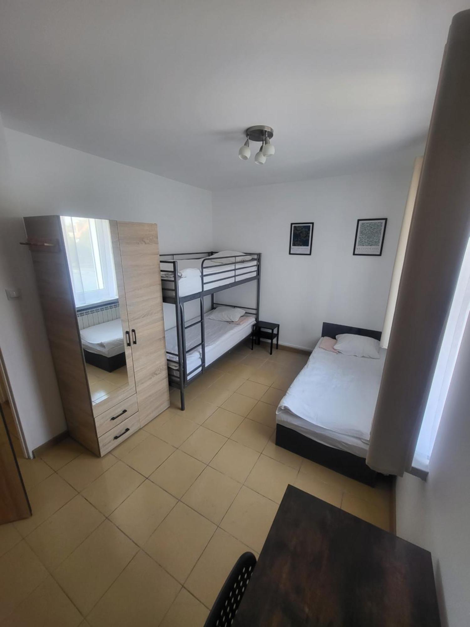 Rooms4Rest Popularna - Private Rooms For Tourists - Atr Consulting Sp, Z O,O, Varsovie Extérieur photo
