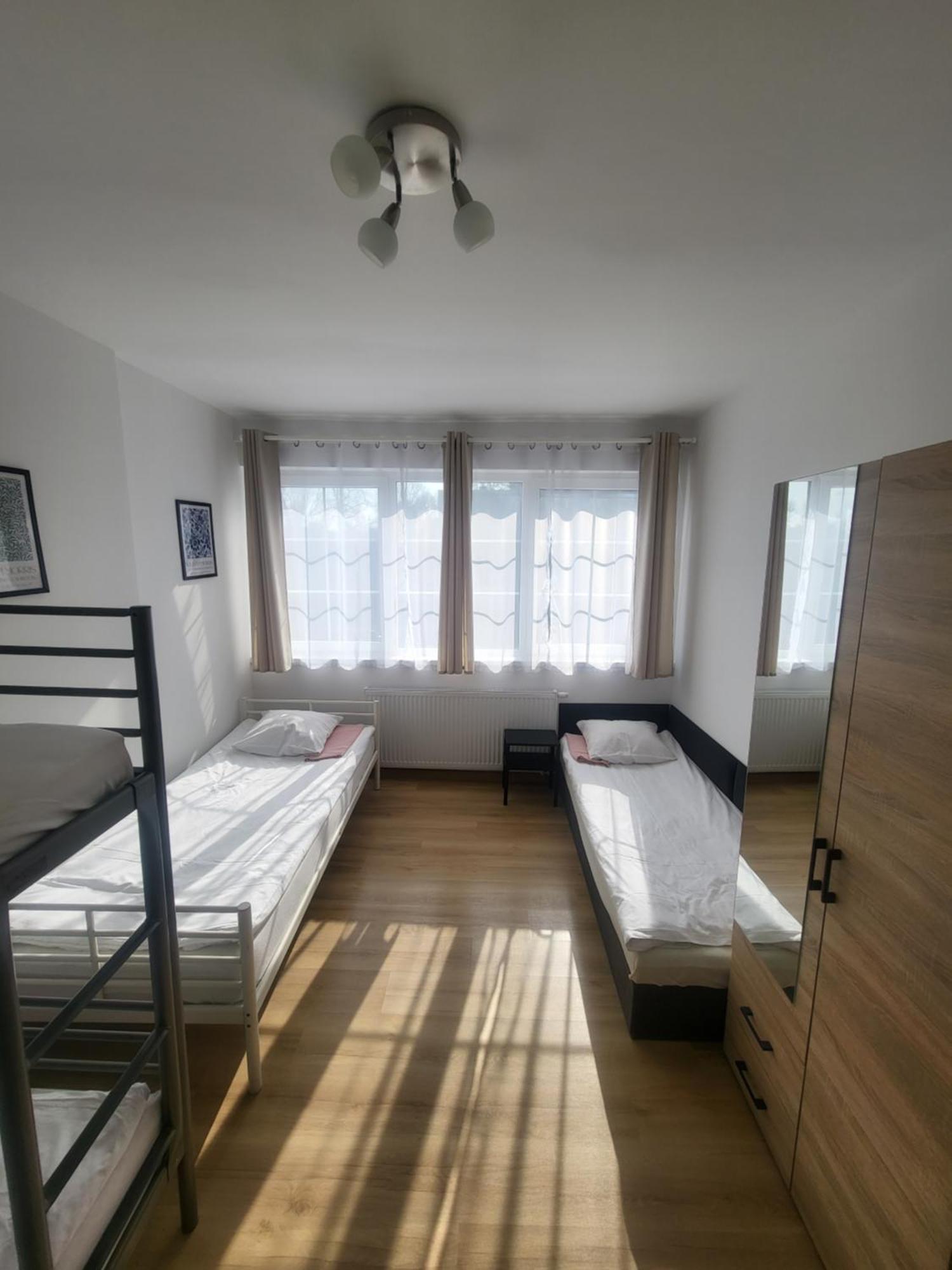 Rooms4Rest Popularna - Private Rooms For Tourists - Atr Consulting Sp, Z O,O, Varsovie Extérieur photo
