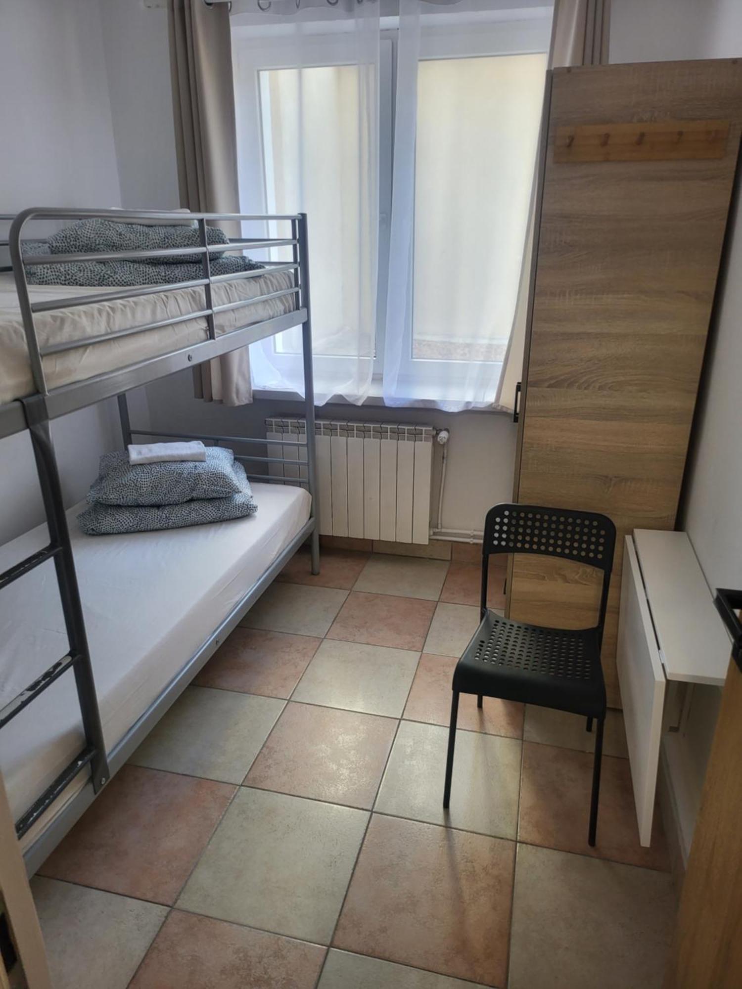 Rooms4Rest Popularna - Private Rooms For Tourists - Atr Consulting Sp, Z O,O, Varsovie Extérieur photo