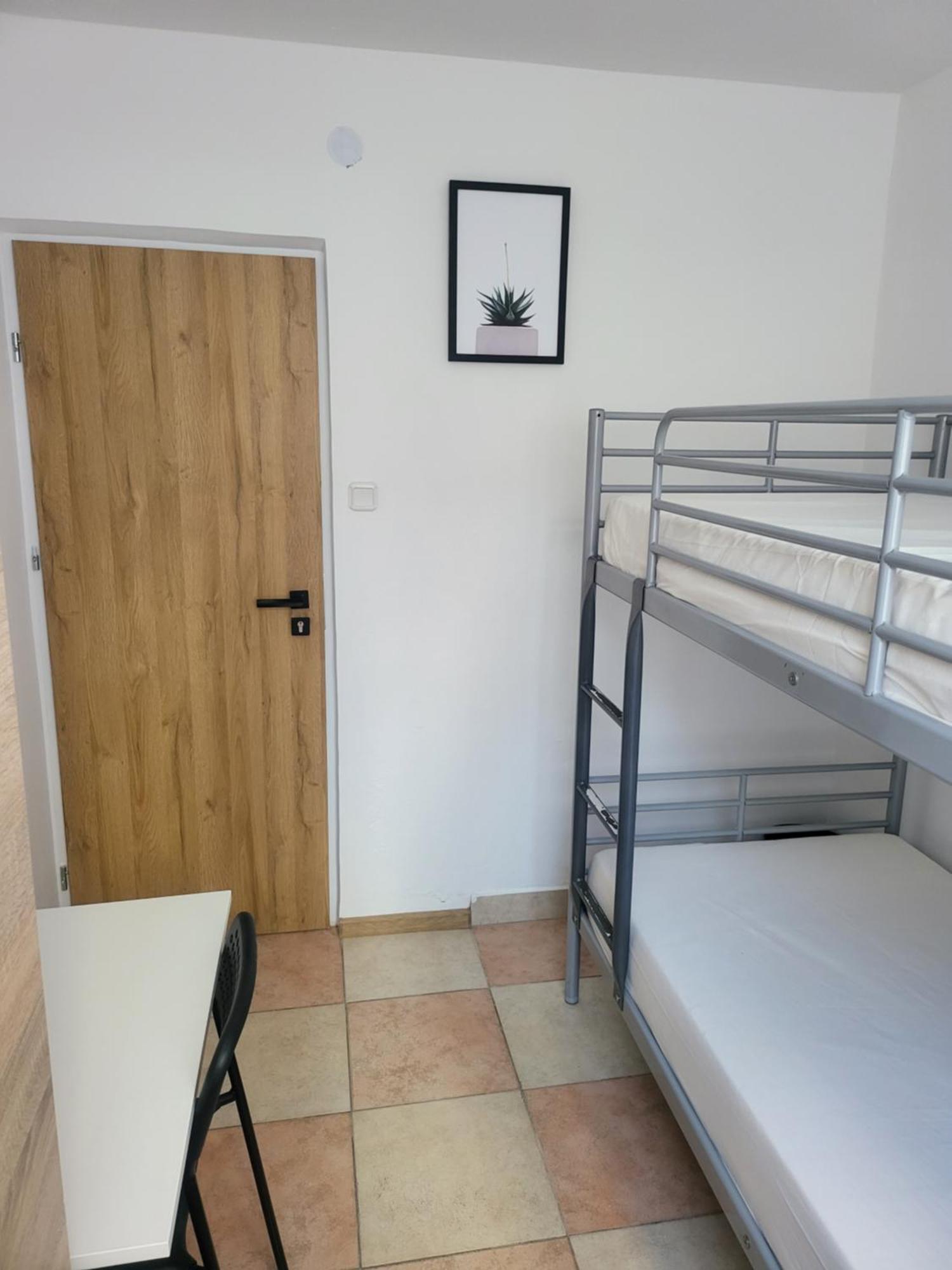 Rooms4Rest Popularna - Private Rooms For Tourists - Atr Consulting Sp, Z O,O, Varsovie Extérieur photo
