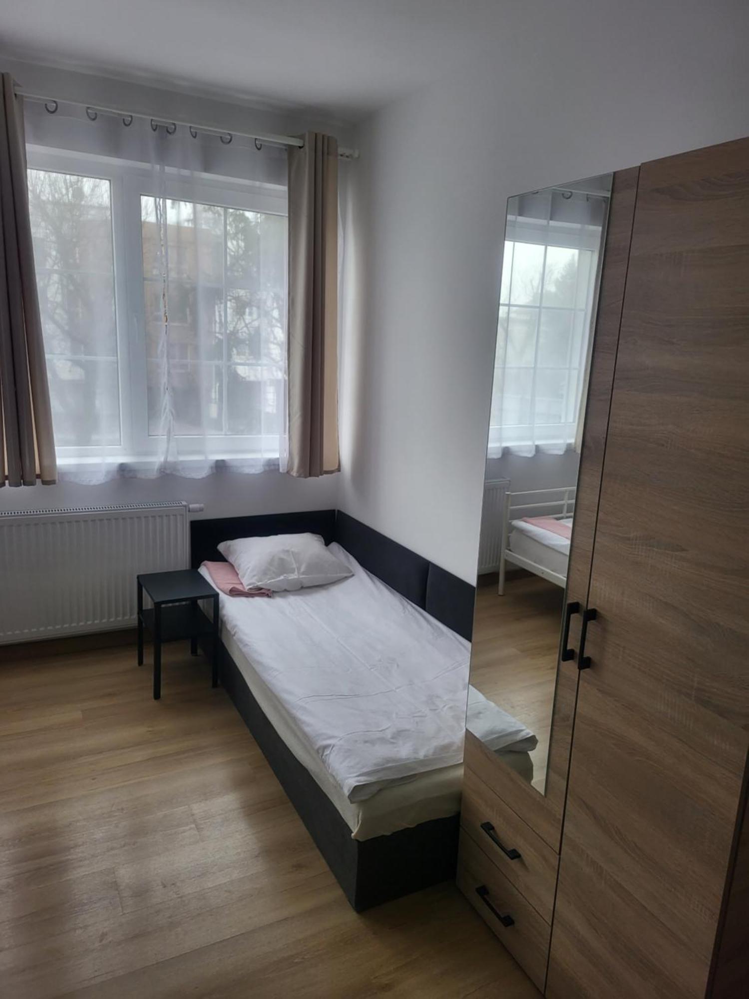 Rooms4Rest Popularna - Private Rooms For Tourists - Atr Consulting Sp, Z O,O, Varsovie Extérieur photo
