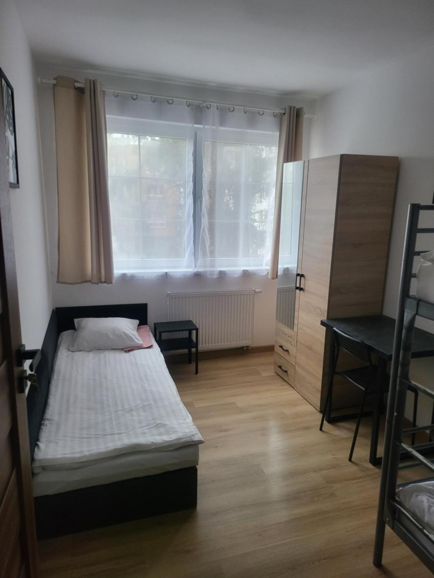 Rooms4Rest Popularna - Private Rooms For Tourists - Atr Consulting Sp, Z O,O, Varsovie Extérieur photo